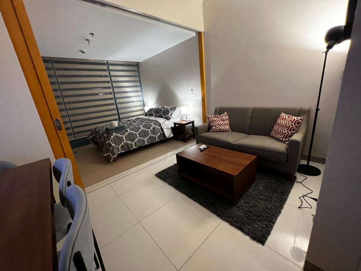 1 Bedroom Uptown Bgc Across Uptown Mall Manila Ngoại thất bức ảnh