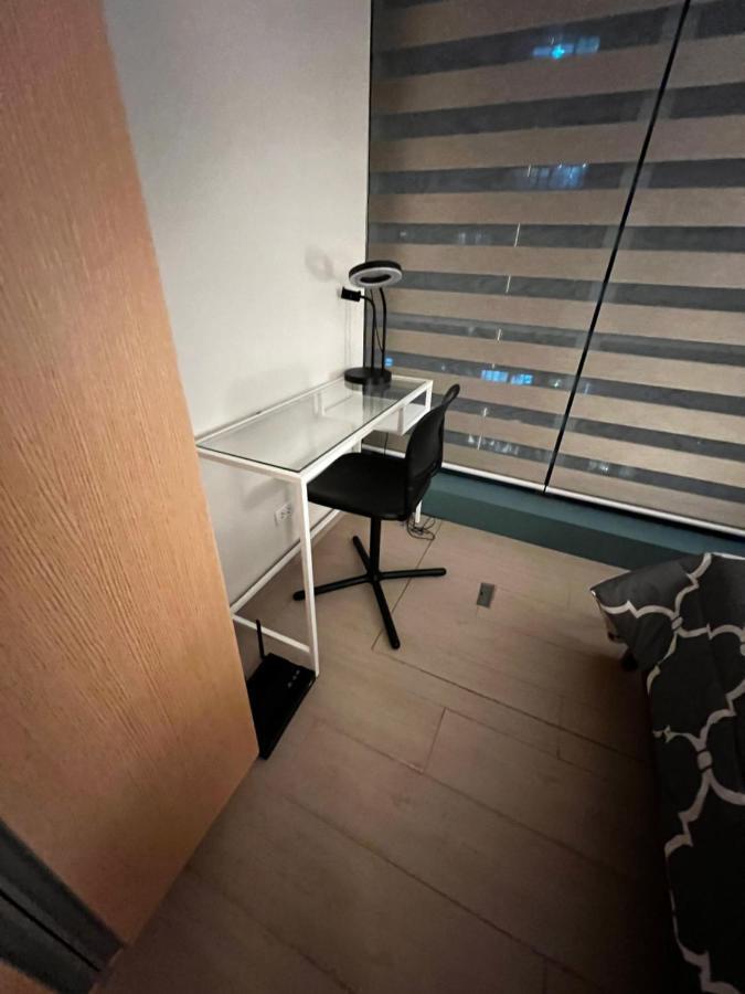 1 Bedroom Uptown Bgc Across Uptown Mall Manila Ngoại thất bức ảnh