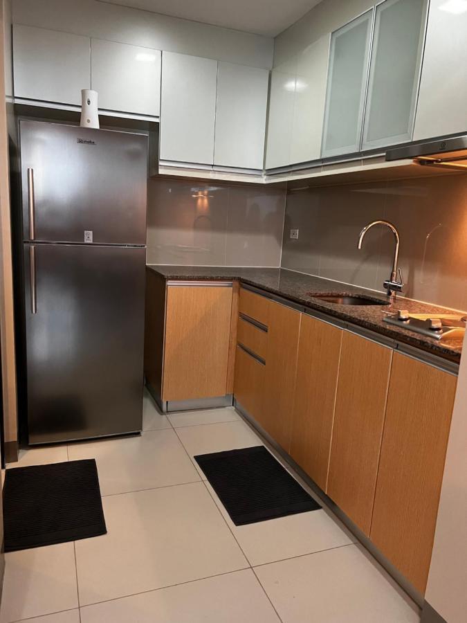 1 Bedroom Uptown Bgc Across Uptown Mall Manila Ngoại thất bức ảnh